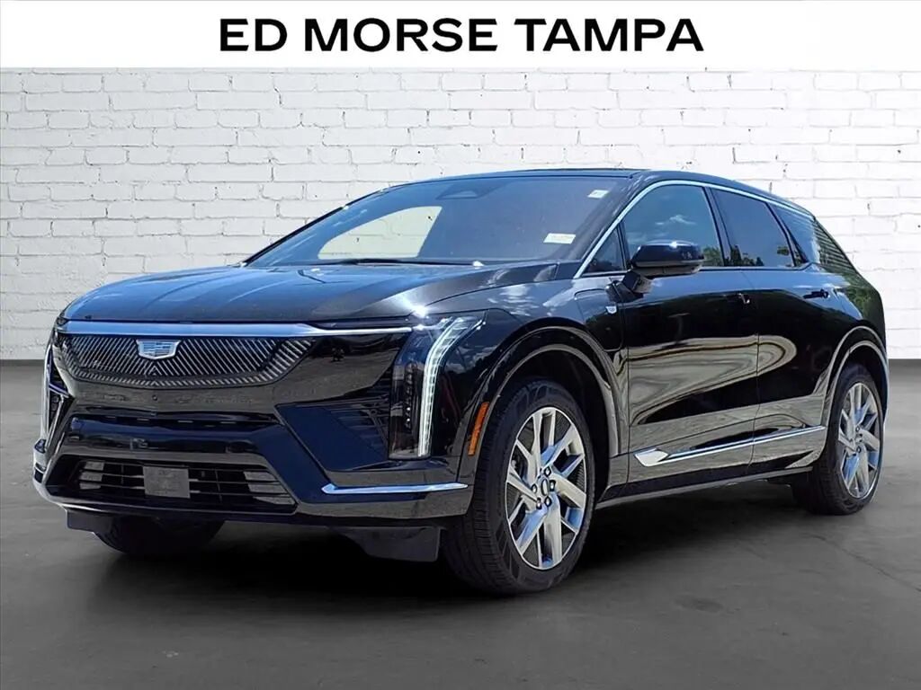 2026 Cadillac OPTIQ Luxury — photo 1 of 13