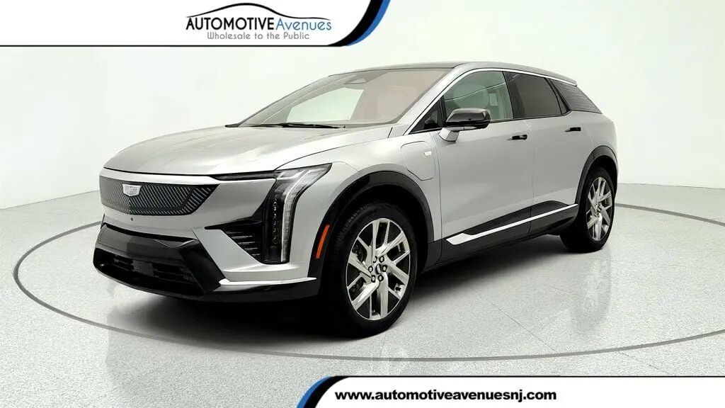 2026 Cadillac OPTIQ Luxury — photo 1 of 6