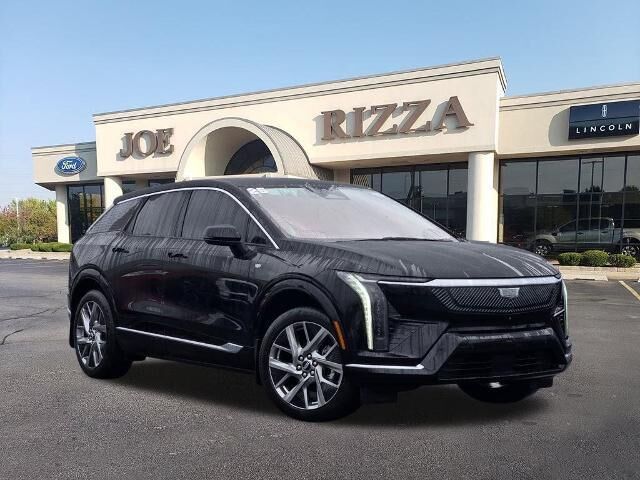 2025 Cadillac OPTIQ Luxury 1 — photo 1 of 13