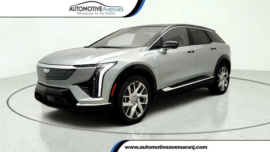 2026 Cadillac OPTIQ Premium Luxury — photo 1 of 13