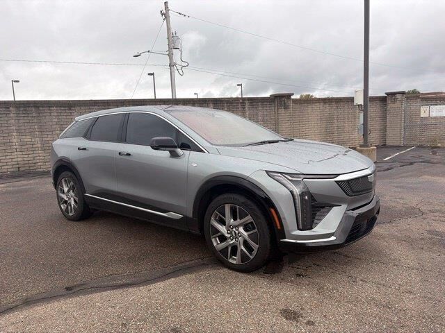 2025 Cadillac OPTIQ Luxury 2