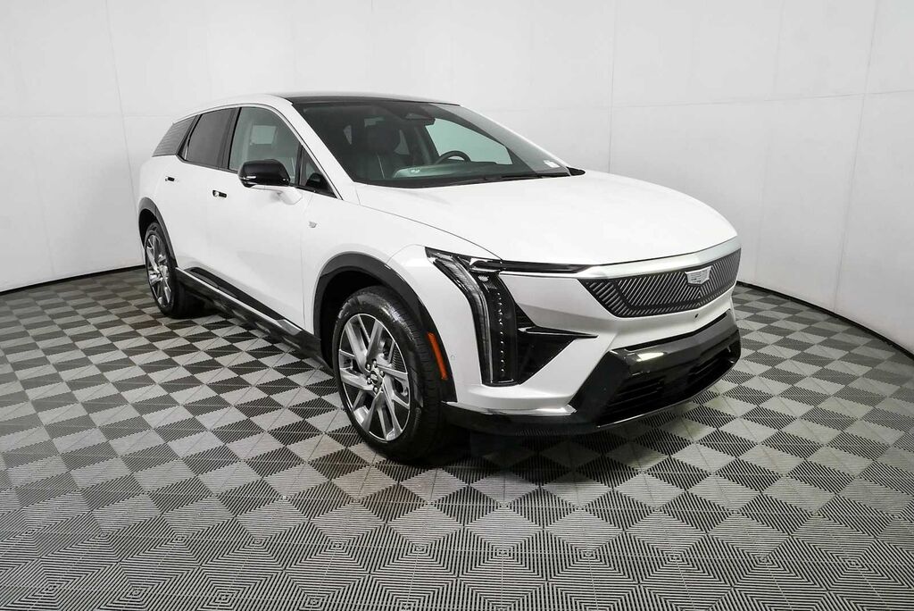 2025 Cadillac OPTIQ — photo 1 of 7