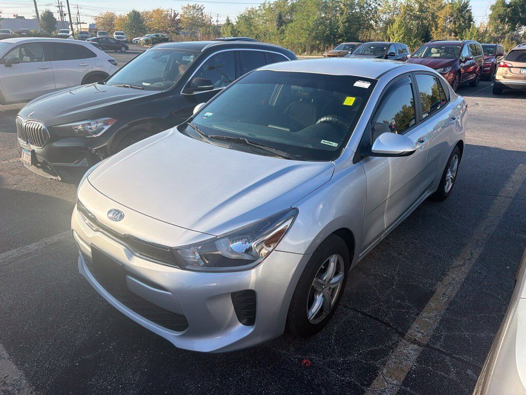 2020 Kia Rio S — photo 1 of 13
