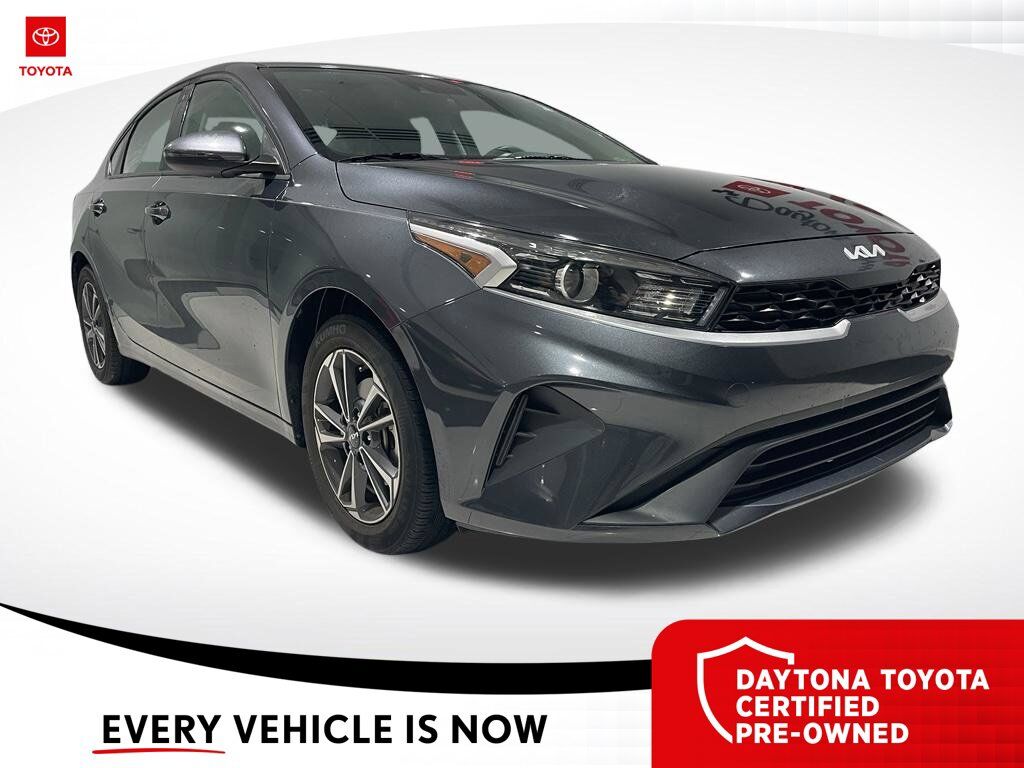 2024 Kia Forte LXS — photo 1 of 10