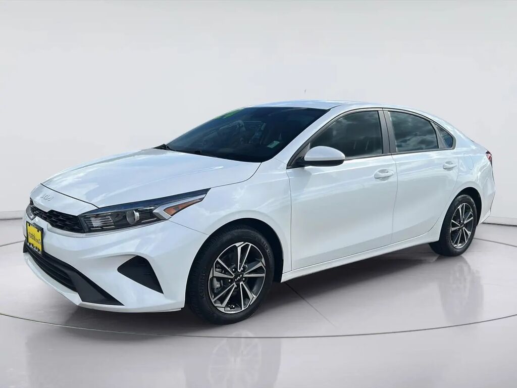2024 Kia Forte LXS — photo 1 of 13