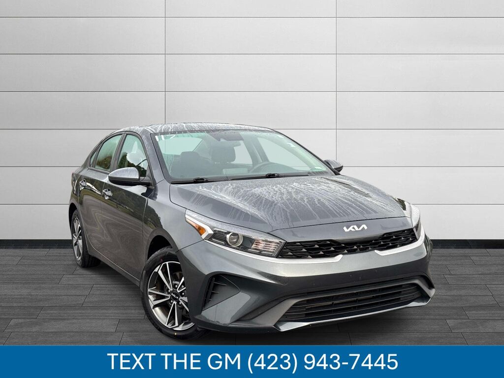 2023 Kia Forte LXS — photo 1 of 13