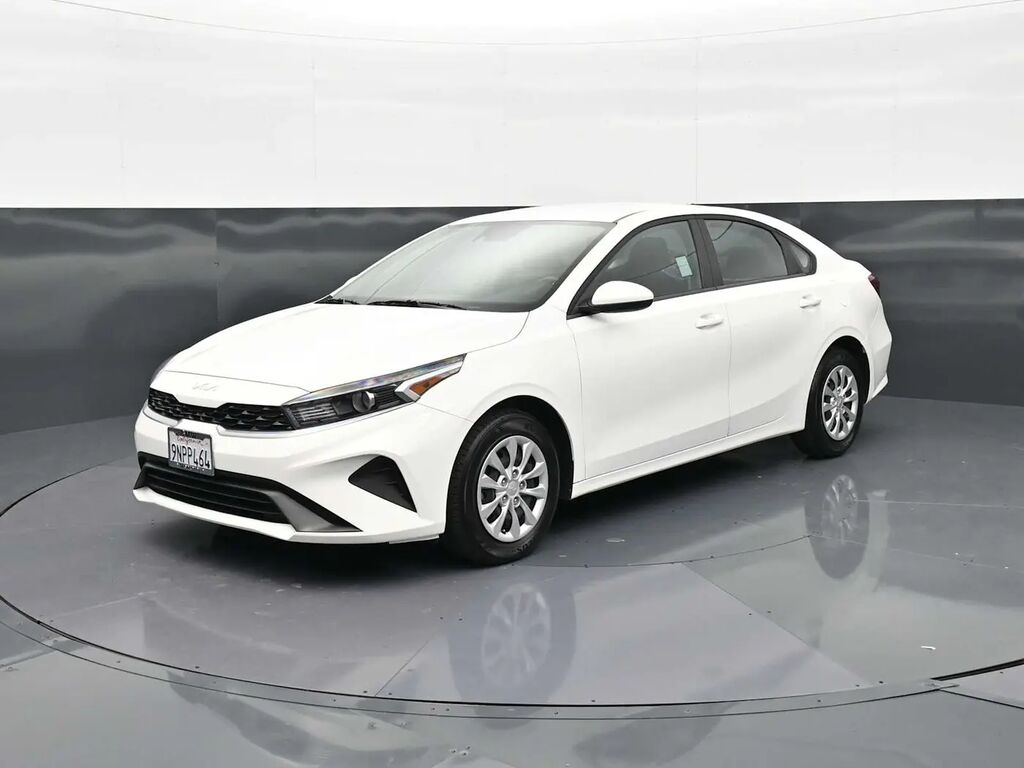2024 Kia Forte LX — photo 1 of 13
