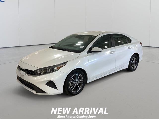 2022 Kia Forte LXS — photo 1 of 13