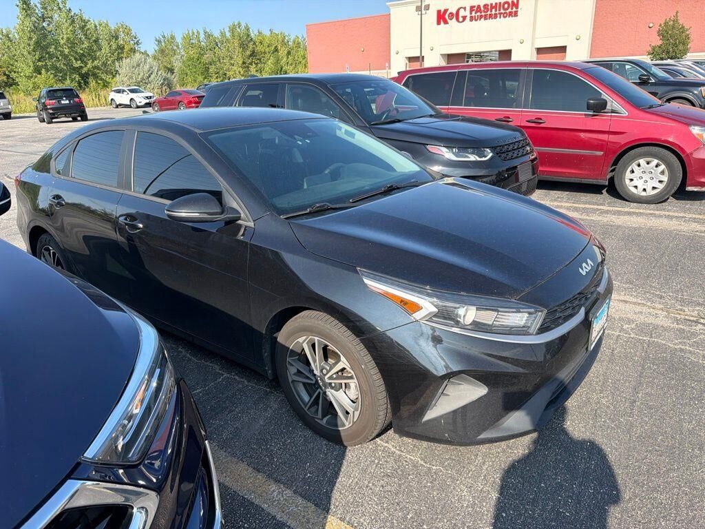 2023 Kia Forte LXS — photo 1 of 26