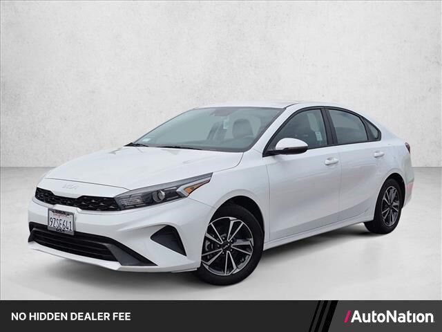 2023 Kia Forte LXS — photo 1 of 13
