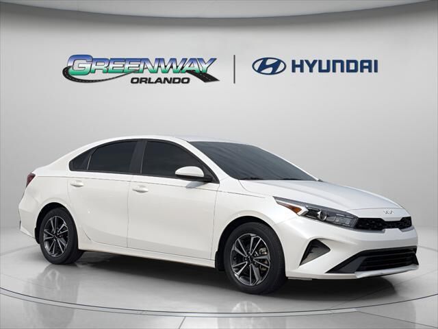 2023 Kia Forte LXS — photo 1 of 13