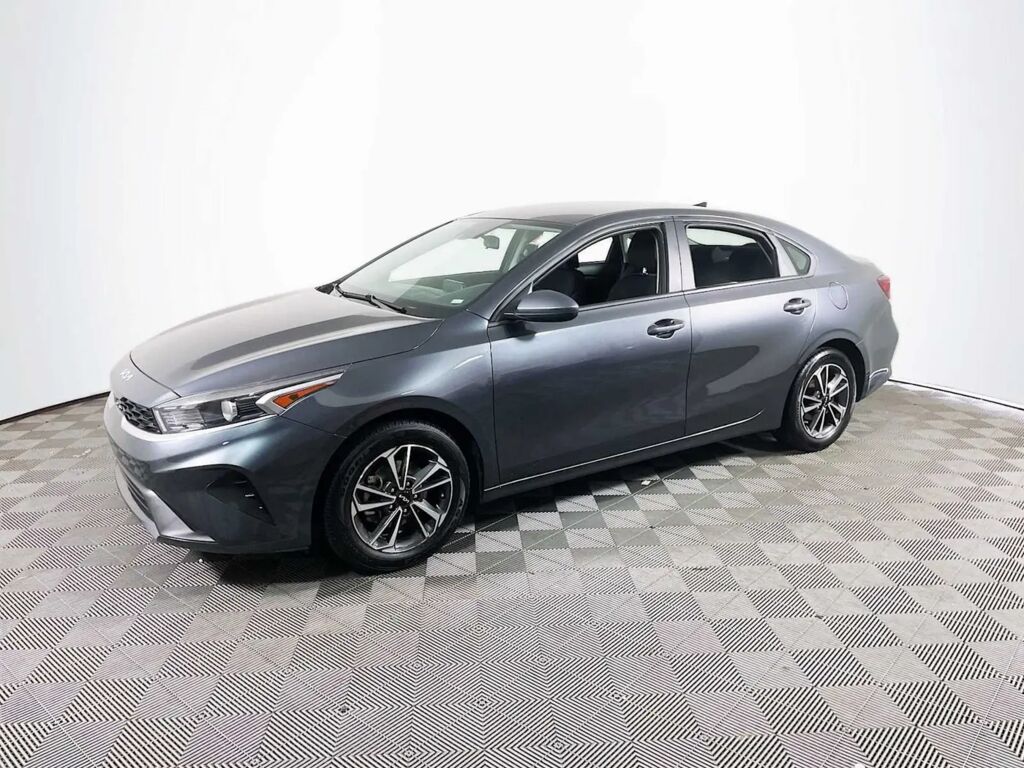 2024 Kia Forte LXS — photo 1 of 13