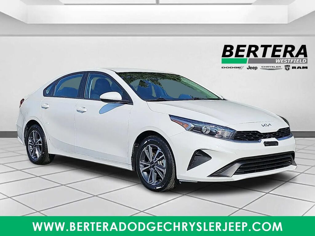 2024 Kia Forte LXS — photo 1 of 13