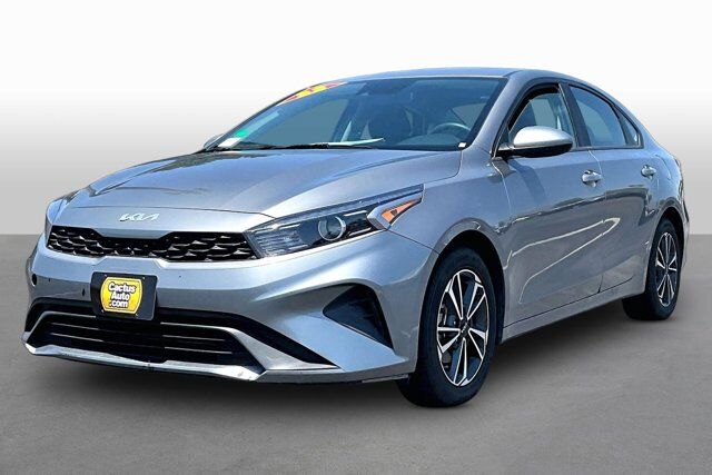 2023 Kia Forte LXS — photo 1 of 13
