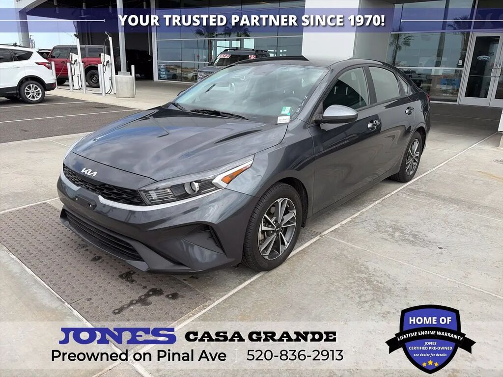 2023 Kia Forte LXS — photo 1 of 13