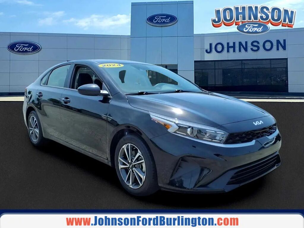 2024 Kia Forte LXS — photo 1 of 26