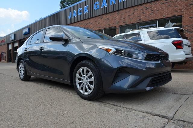 2023 Kia Forte LX — photo 1 of 27