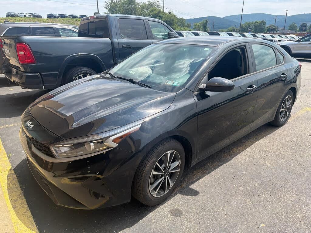 2023 Kia Forte LXS — photo 1 of 1
