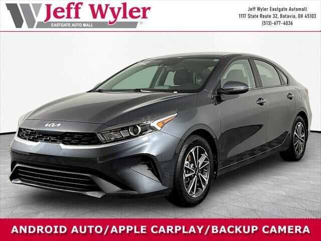 2022 Kia Forte LXS — photo 1 of 13