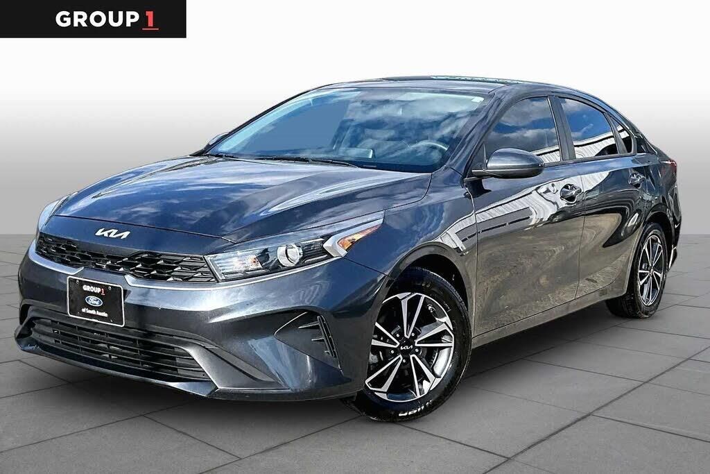 2022 Kia Forte LXS — photo 1 of 1