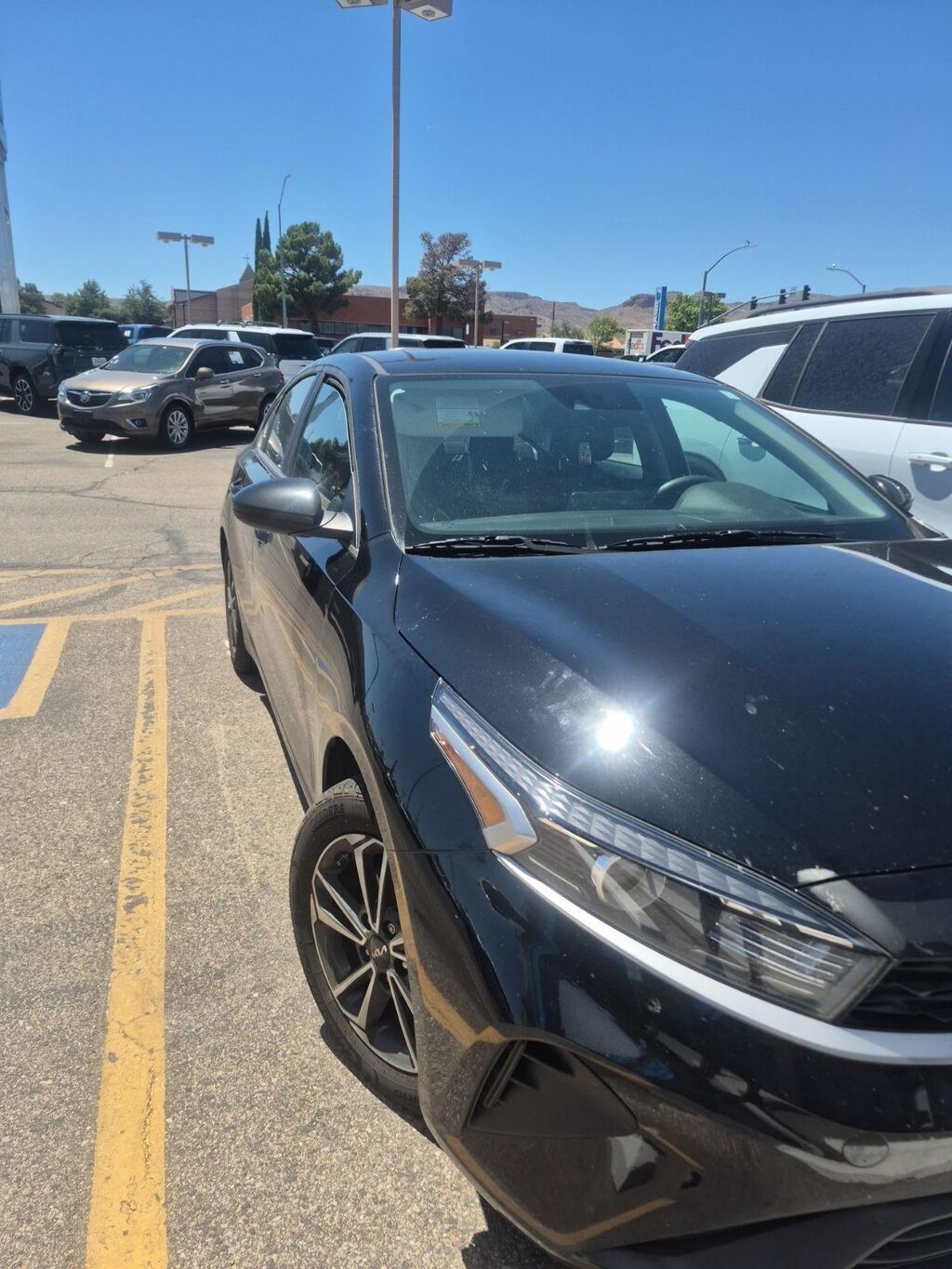 2023 Kia Forte LXS — photo 1 of 13