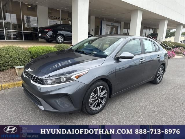 2023 Kia Forte LXS — photo 1 of 13