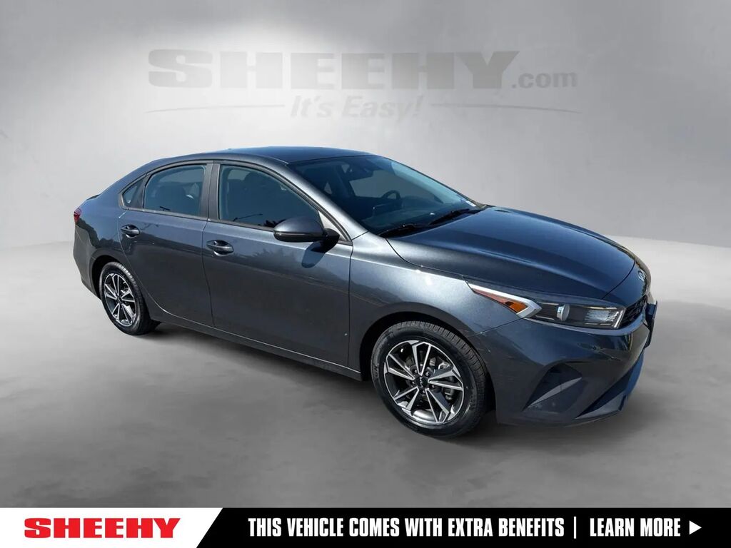 2022 Kia Forte LXS — photo 1 of 13