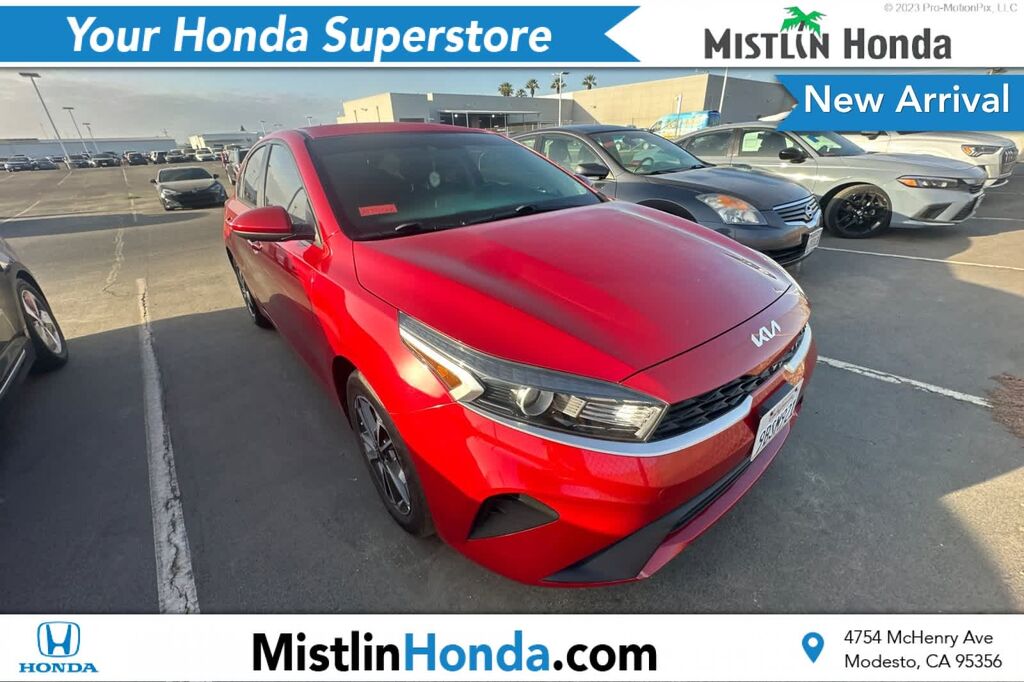 2022 Kia Forte LXS — photo 1 of 2