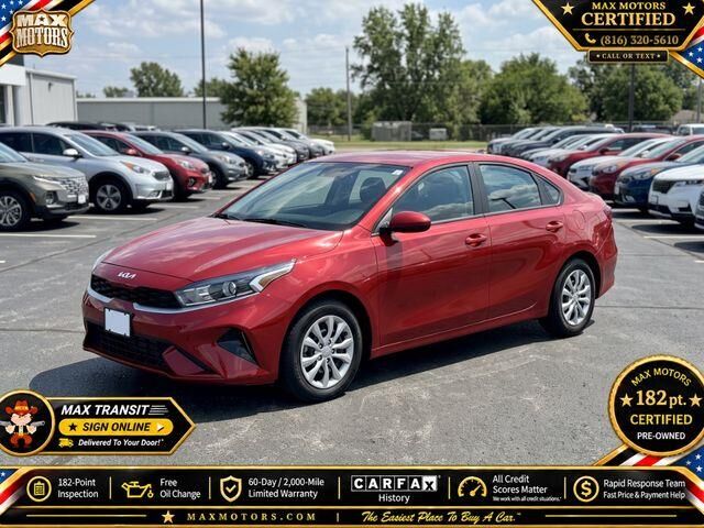 2023 Kia Forte LXS — photo 1 of 3