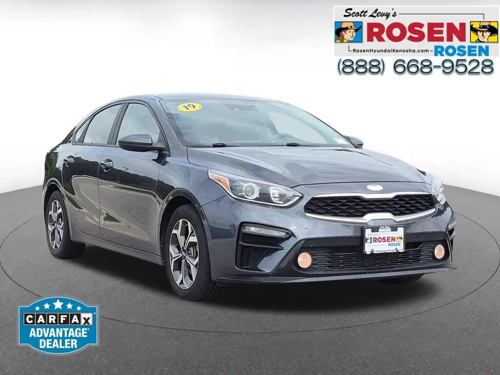 2019 Kia Forte LXS — photo 1 of 13