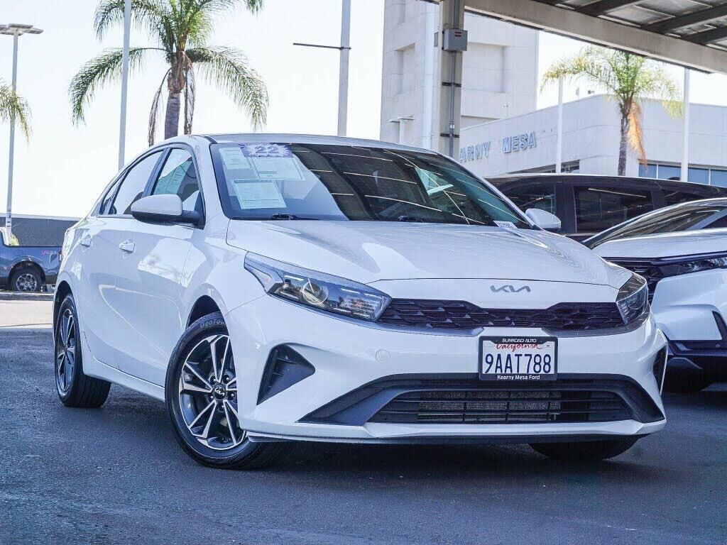 2022 Kia Forte LXS — photo 1 of 1