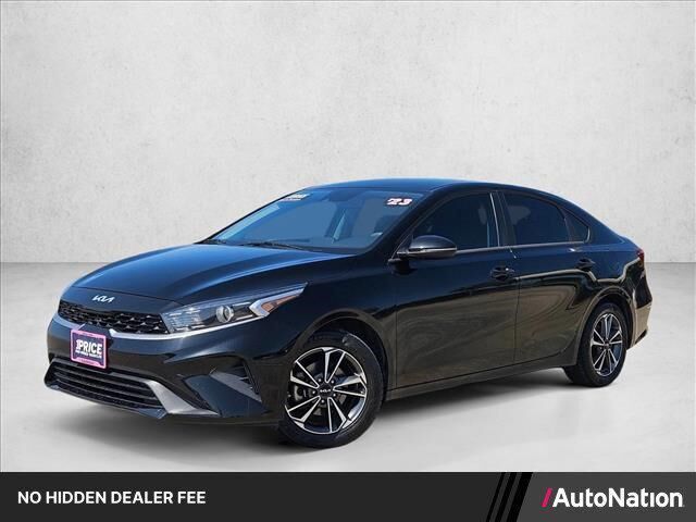 2023 Kia Forte LXS — photo 1 of 13