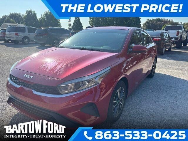 2022 Kia Forte LXS — photo 1 of 12