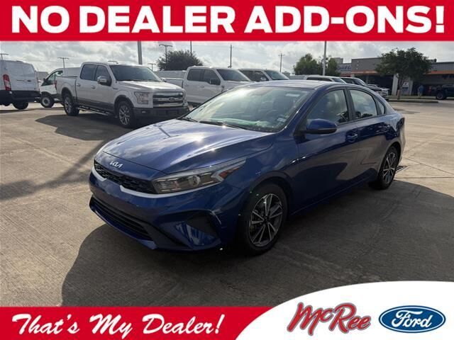 2023 Kia Forte LXS — photo 1 of 13