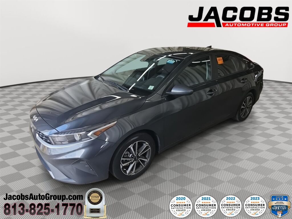 2023 Kia Forte LXS — photo 1 of 13