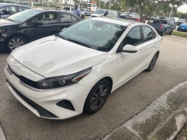 2024 Kia Forte LXS — photo 1 of 31