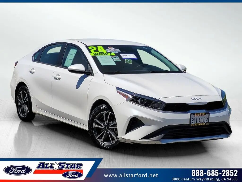 2024 Kia Forte LXS — photo 1 of 13