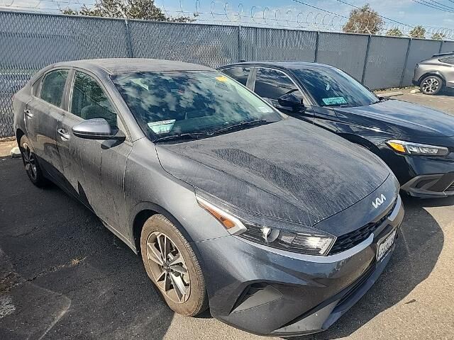 2024 Kia Forte LXS — photo 1 of 26