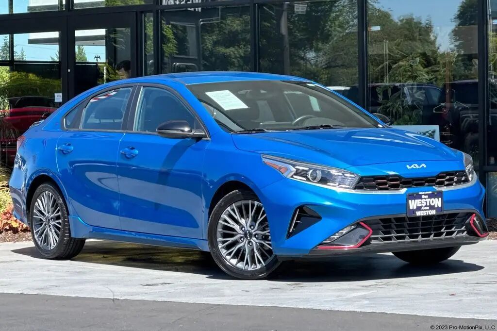 2023 Kia Forte GT-Line — photo 1 of 13