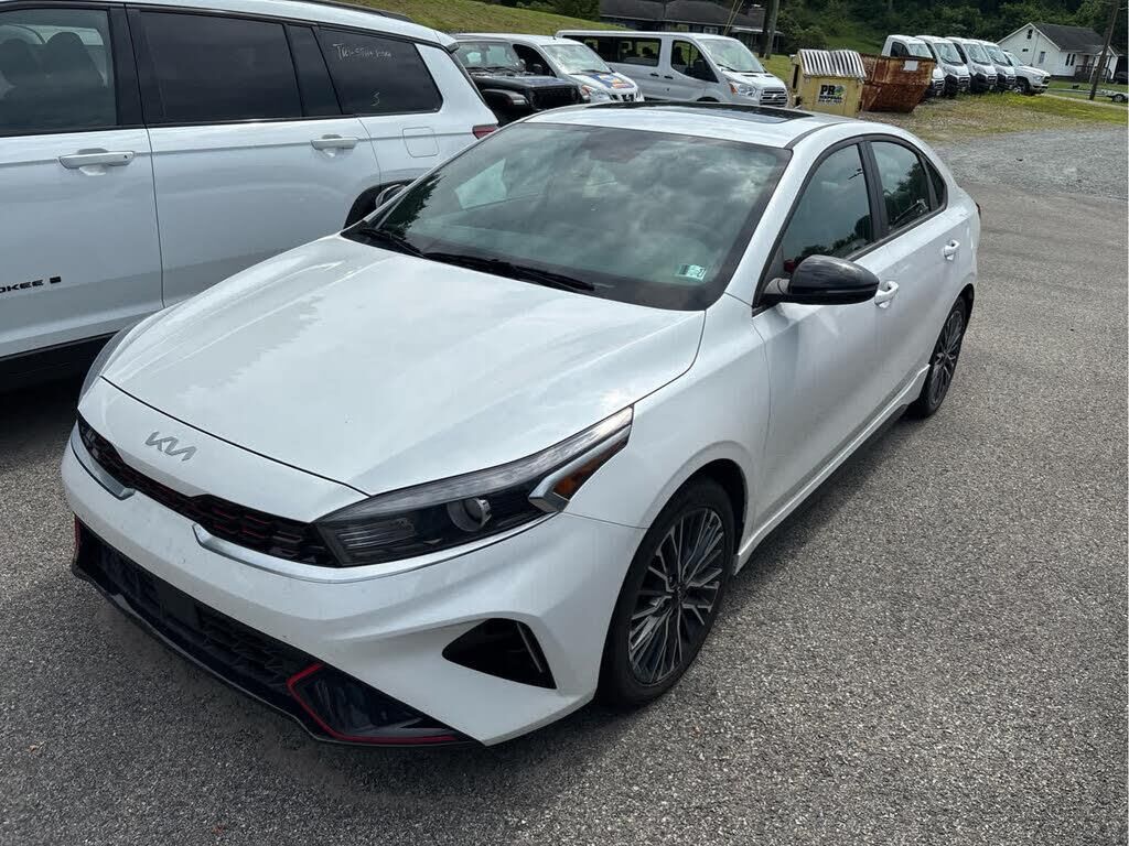 2024 Kia Forte GT-Line — photo 1 of 1