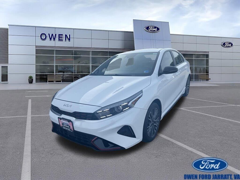 2023 Kia Forte GT-Line — photo 1 of 9