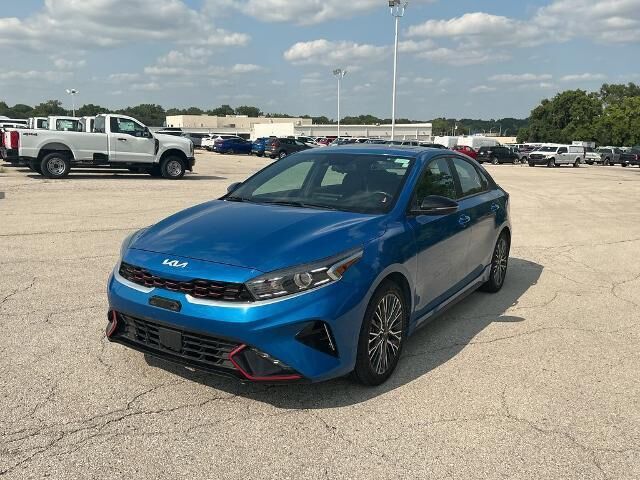 2023 Kia Forte GT-Line — photo 1 of 16