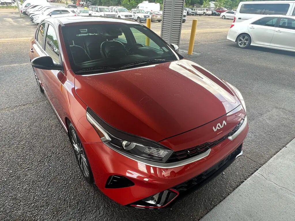 2023 Kia Forte GT-Line — photo 1 of 12