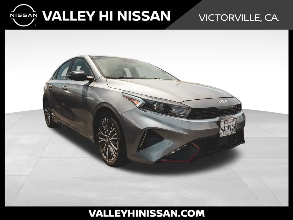 2022 Kia Forte GT-Line — photo 1 of 3