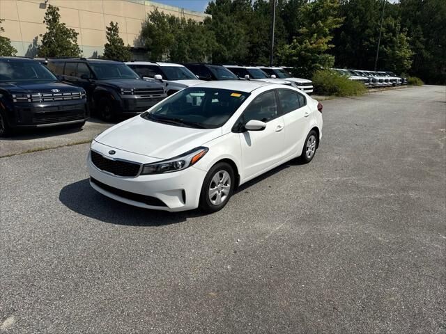 2017 Kia Forte LX — photo 1 of 13