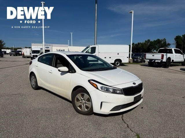 2017 Kia Forte LX — photo 1 of 13