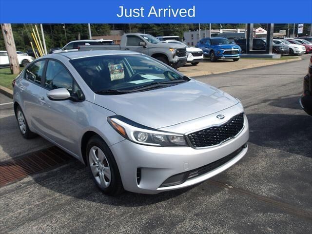2017 Kia Forte LX — photo 1 of 13