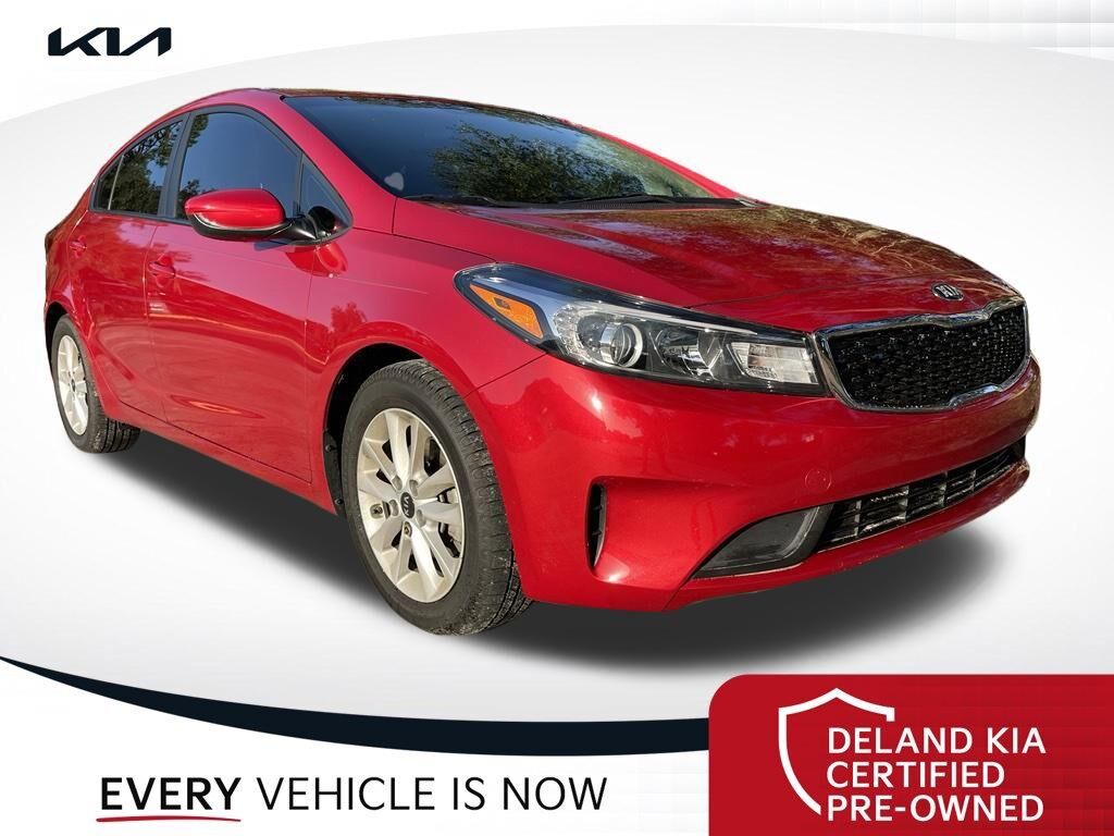 2017 Kia Forte S — photo 1 of 10
