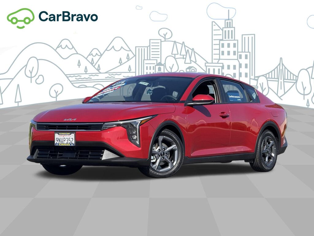 2025 Kia K4 LXS — photo 1 of 6
