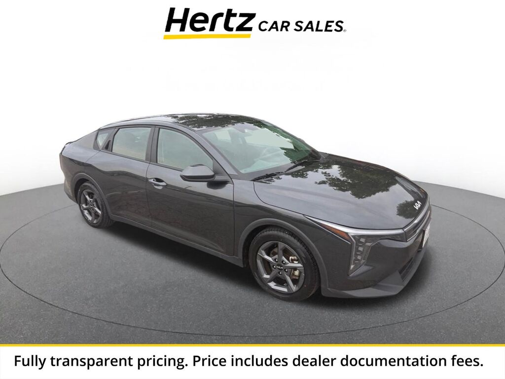 2025 Kia K4 LXS — photo 1 of 13
